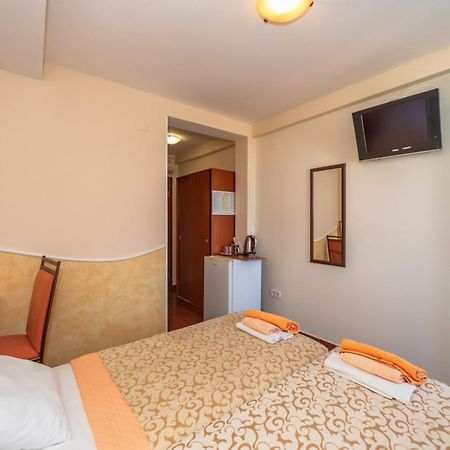 Apartments Pod Lozom With Seaview Petrovac Zewnętrze zdjęcie