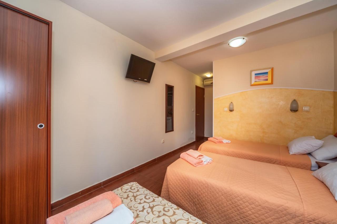 Apartments Pod Lozom With Seaview Petrovac Pokój zdjęcie