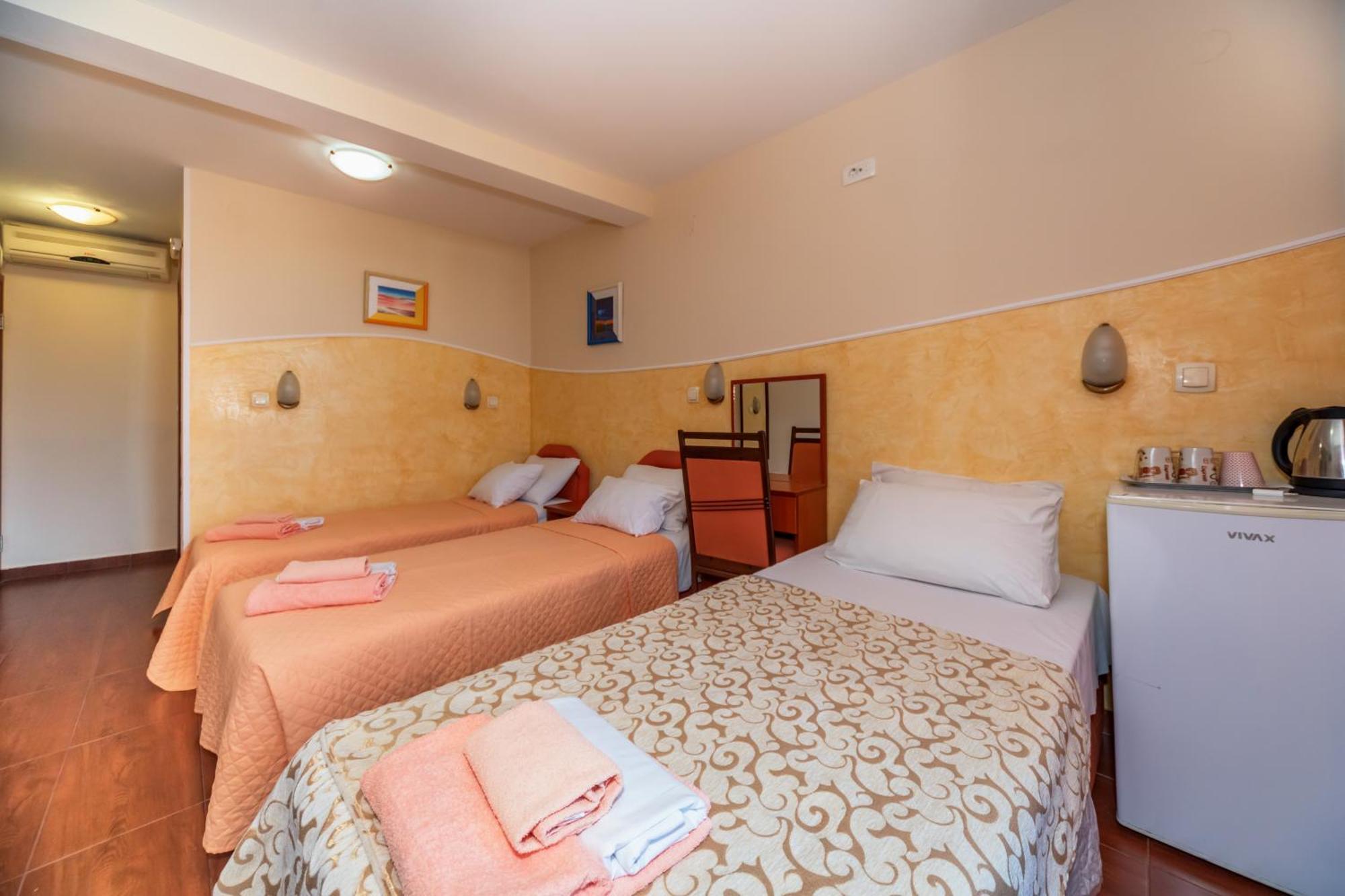 Apartments Pod Lozom With Seaview Petrovac Pokój zdjęcie