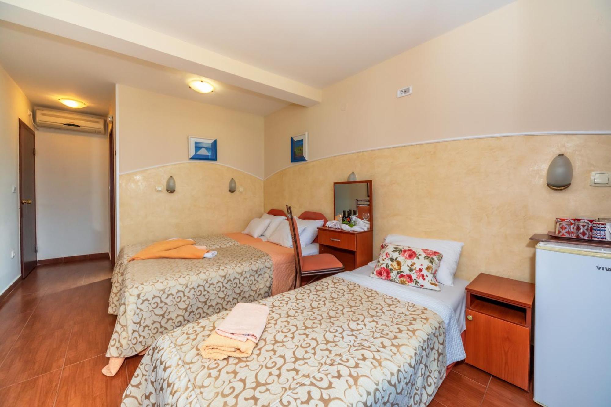 Apartments Pod Lozom With Seaview Petrovac Pokój zdjęcie
